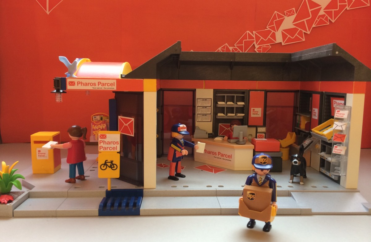 Playmobile Post Office Pharos Parcel