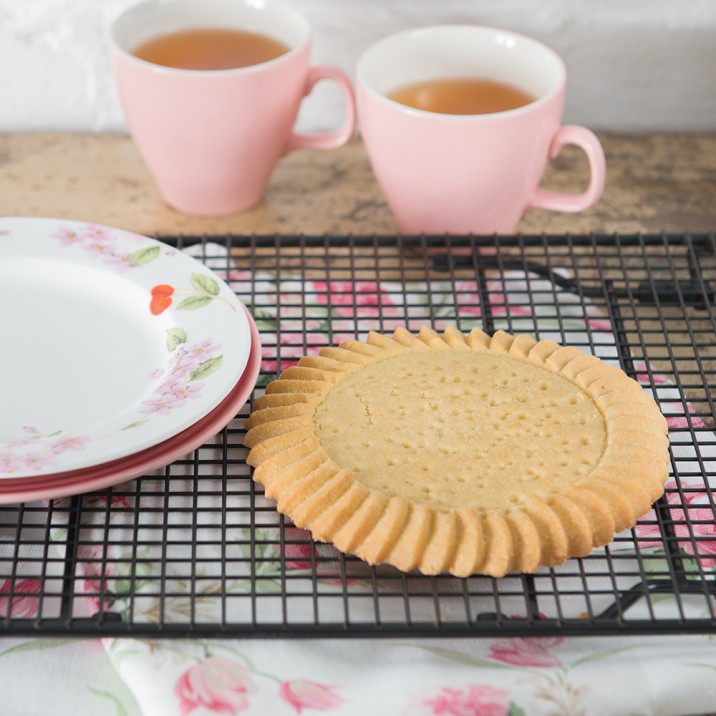 A Murrays shortbread round and a cup of tea. Ach, ye ken yer fae Perth if that's yer Saturday treat.