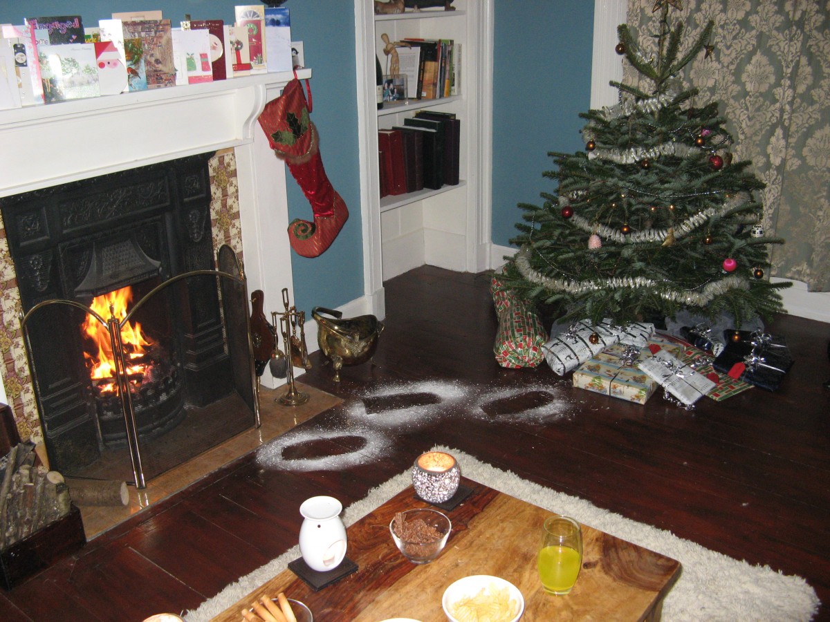 Family Spotlight Christmas Fireplace