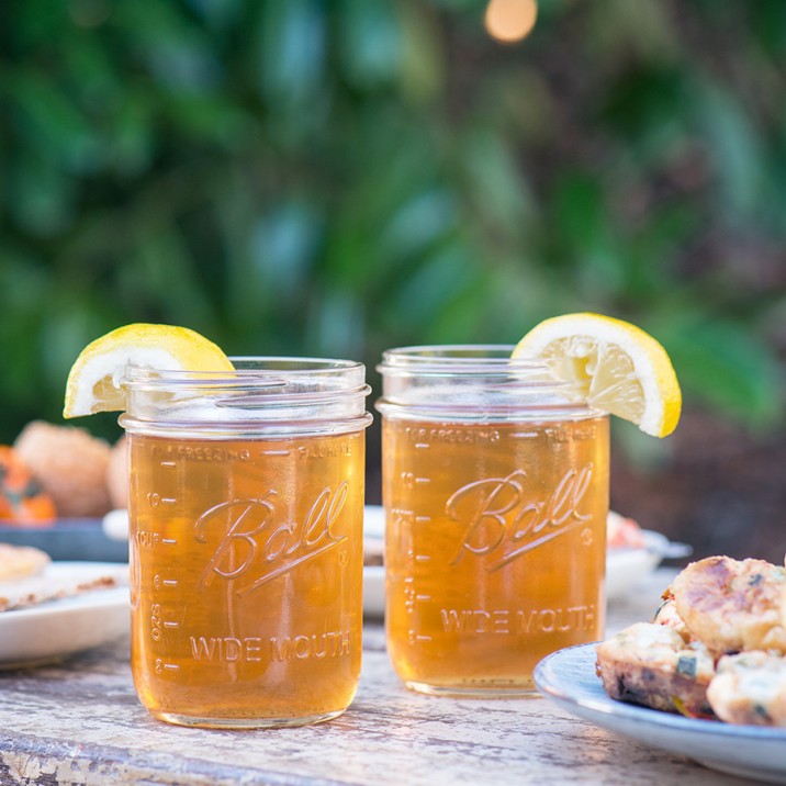 How refreshing does this Ginger Iced Tea look?!
