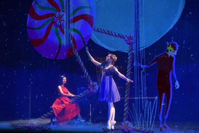 ‘The Nutcracker and I’ by Alexandra Dariescu, is a new and innovative 50-minute live performance based on the magical Christmas story, for anyone who dares to dream with a pianist, ballerina and exquisite digital animations.