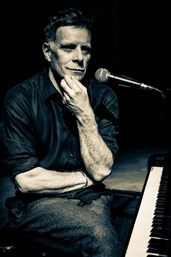 A night to remember for all Deacon Blue fans .... Join Ricky Ross at Perth theatre for a night of music.