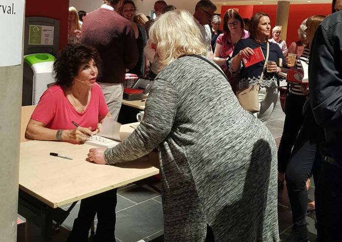 Ruby Wax Frazzled-  Signing