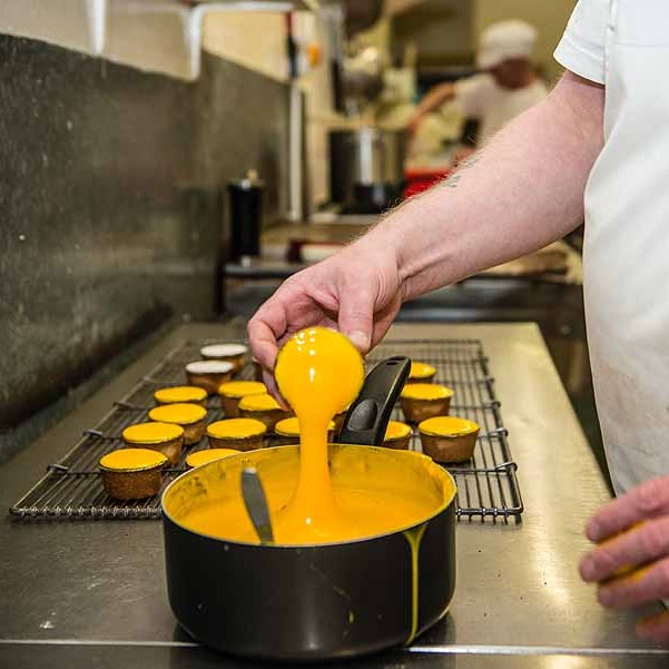 Dipping for that shiny yellow top that we all know and love.