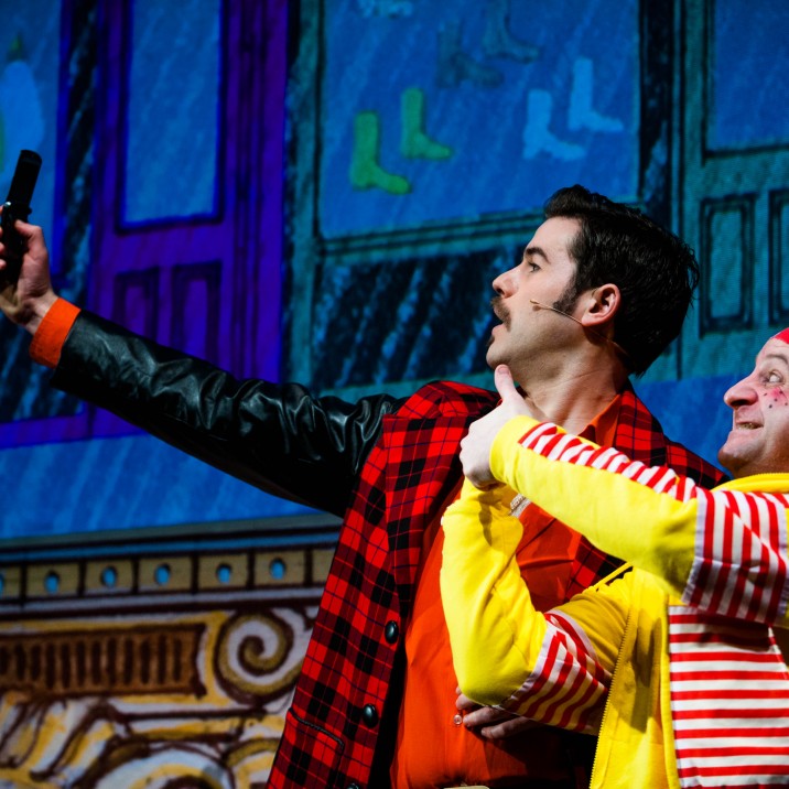 Boabby photobombs Blair Atholl's selfie!