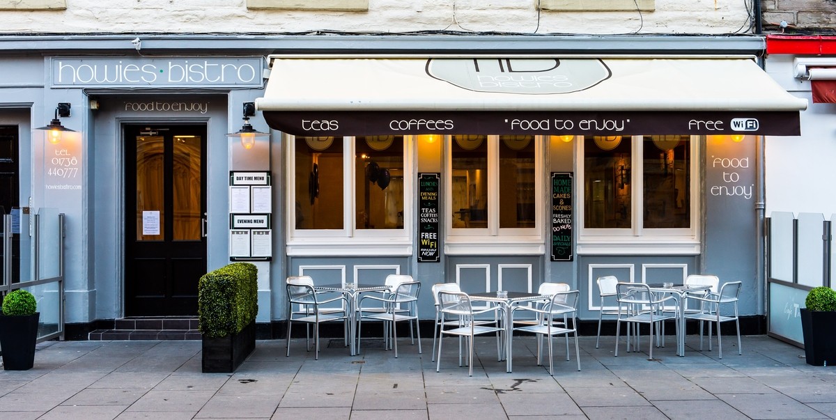Lovely frontage of the Howies Bistro.