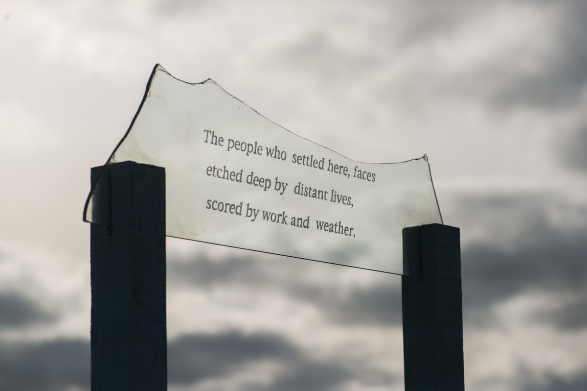 The poetry etched onto this piece of glass looks spectacular.