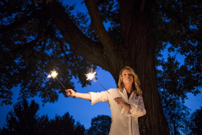 Mary Chapin Carpenter has sold over 14 million records with her beguiling and thoughtful blend of folk, pop and country.