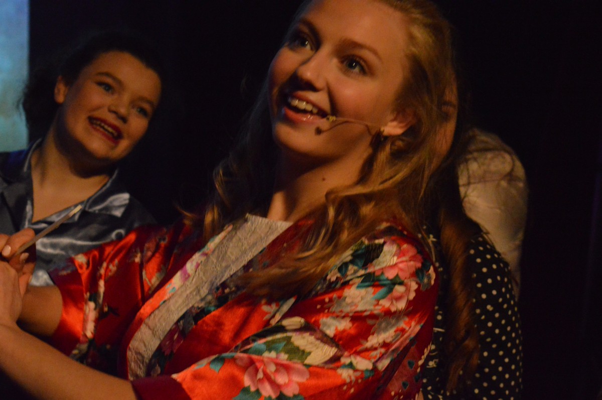 WEST SIDE - Girl close-up