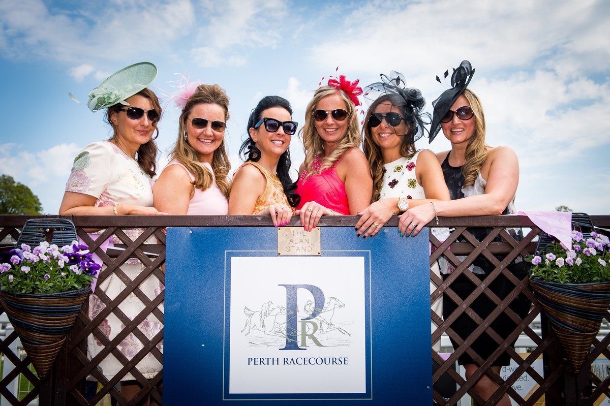 Perth Racecourse has a packed calendar of events throughout the summer.  One of the highlights is Ladies day and it couldn't have been a better day this year!