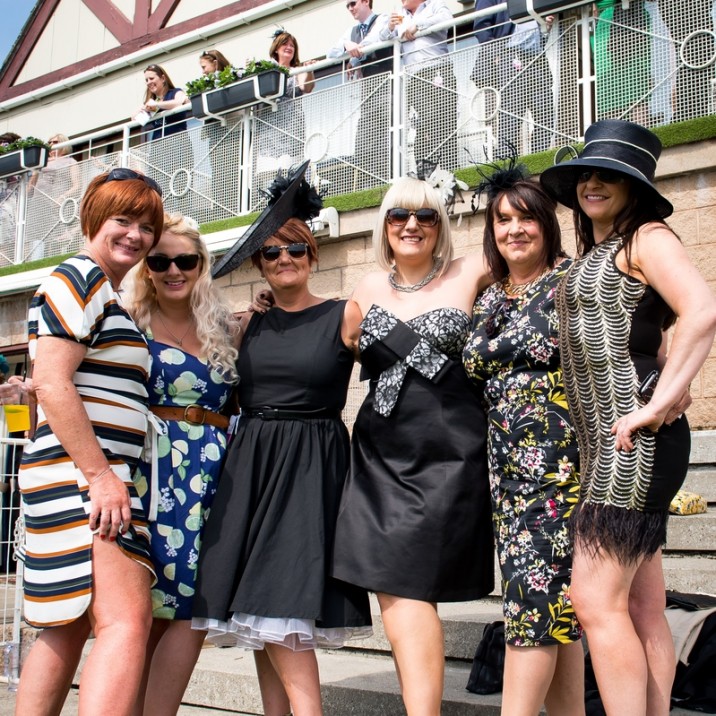 Ladies day 2016 at Perth Racecourse was a great day.  The sun was shining and everyone was having a great time.