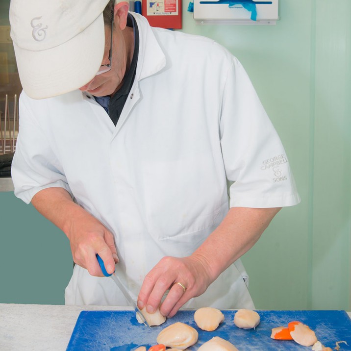 This weeks #SmallCityRecipe comes from the brilliant George Campbell & Sons Fishmongers in Perth.  This delicious Coquille St Jacques is extremely tasty and easy to make! The fresh scallops are delicious!