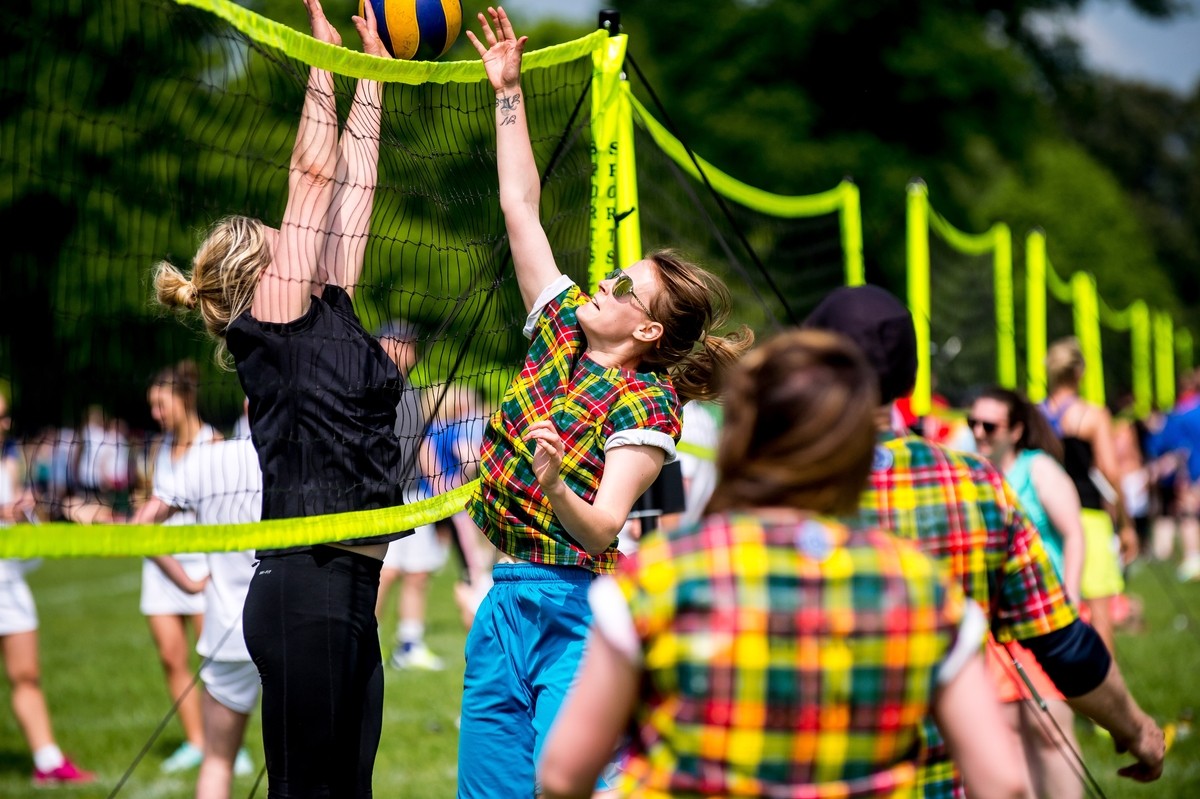 The volleyball teams were all wearing their team colours.  We loved the tartan shirts!