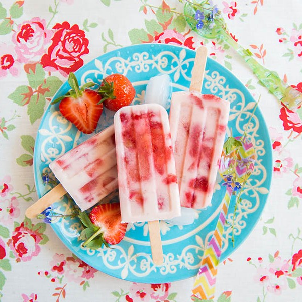 ICE LOLLYS - strawberries and cream ice pops
