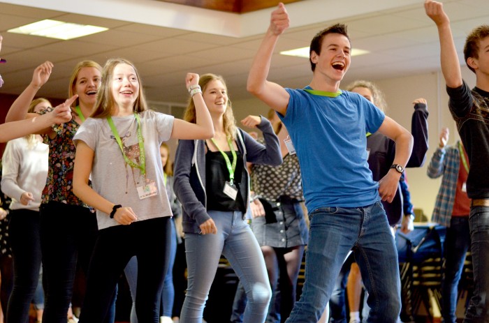 SUMMERFEST - People Singing