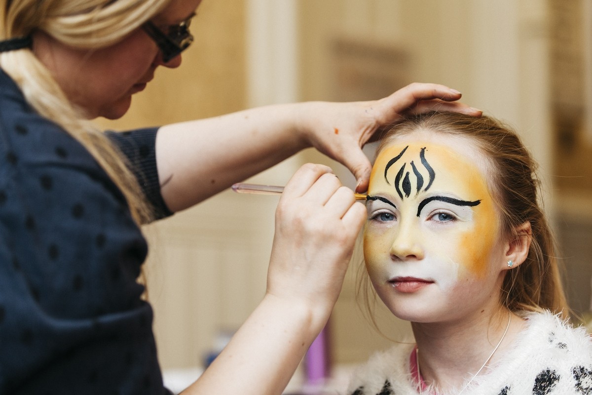 Claire Oliff is a Perthshire based facepainter and was a huge hit at the event! Basically every kid had their facepainted with their favourite animal, superhero or minecraft symbol.