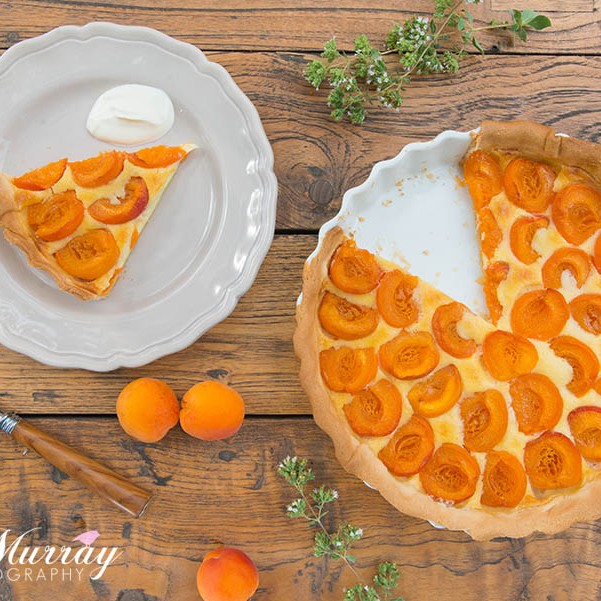 APRICOT TART - On plate