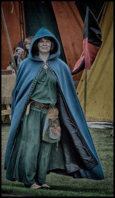 TREATY OF PERTH - Medieval woman