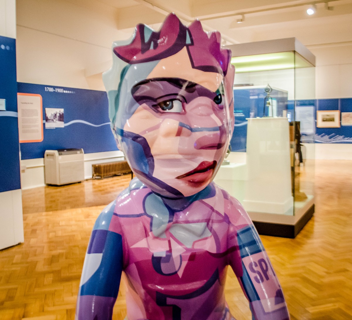 This pink Oor Wullie with a hidden face in it is aptly called Wheres Wullie and was created and designed by Stuart McAlpine Miller.  Stuart  took inspiration from a number of sources. This Oor Wullie can be seen at Perth Musuem & Art Gallery