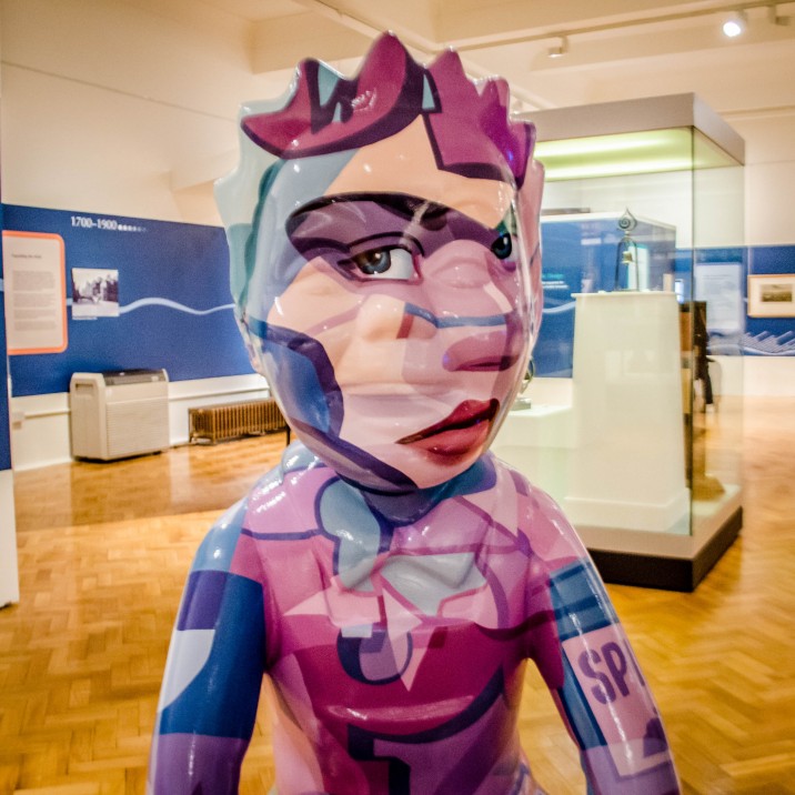 This pink Oor Wullie with a hidden face in it is aptly called Wheres Wullie and was created and designed by Stuart McAlpine Miller.  Stuart  took inspiration from a number of sources. This Oor Wullie can be seen at Perth Musuem & Art Gallery
