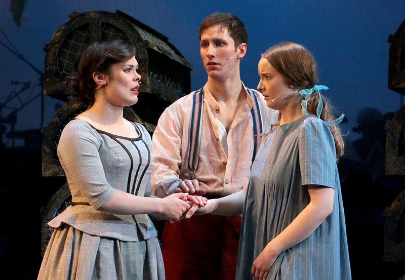 The well-known and brilliant show, Carousel Book by Oscar Hammerstein II is currently showing at Pitlochry Festival Theatre.