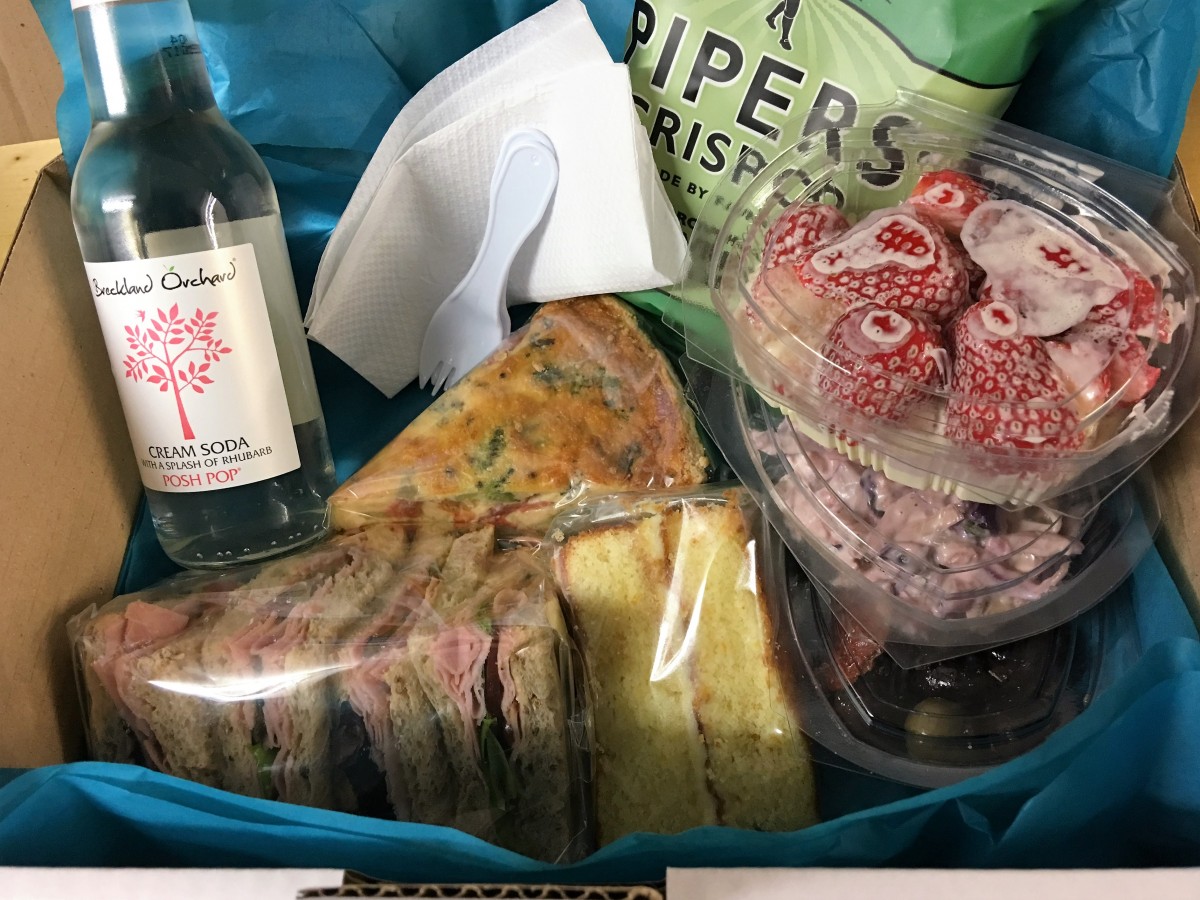 PROVENDER BROWN - Picnic basket in box