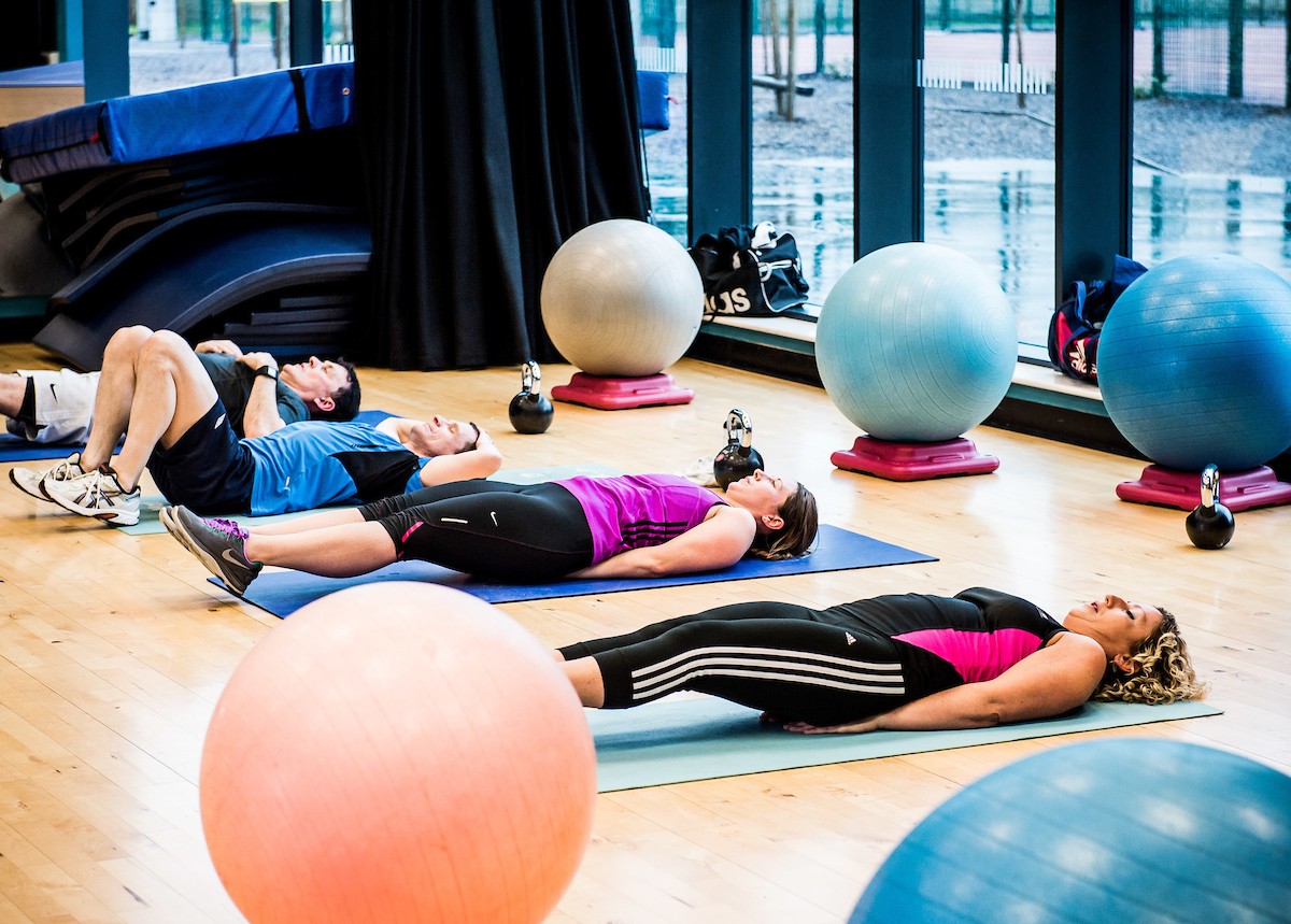 Fitness Pilates leg raises