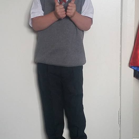 It's a thumbs up from Charlie! Leanne sent this picture of him all excited for his first day at Kettins Primary.