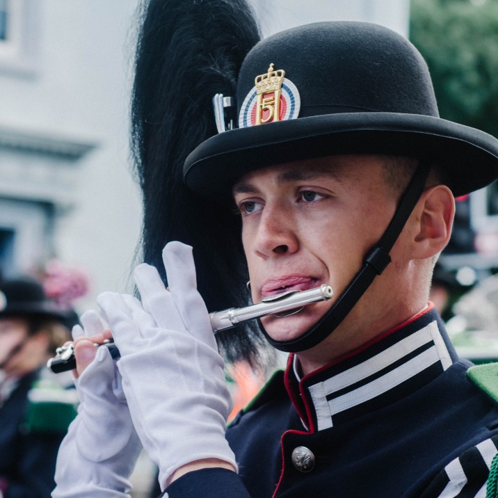 We loved all the different music from the marching bands down Tay Street in Perth.  From brass bands to the sound of the bagpipes it was fantastic!