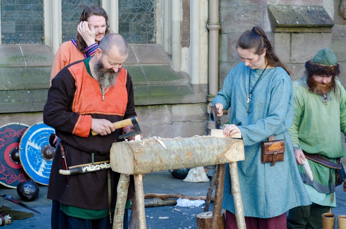 There were lots of medieval demonstrations in the city centre as part of the Treaty of Perth celebrations we went back in time and had a historical day of fun!