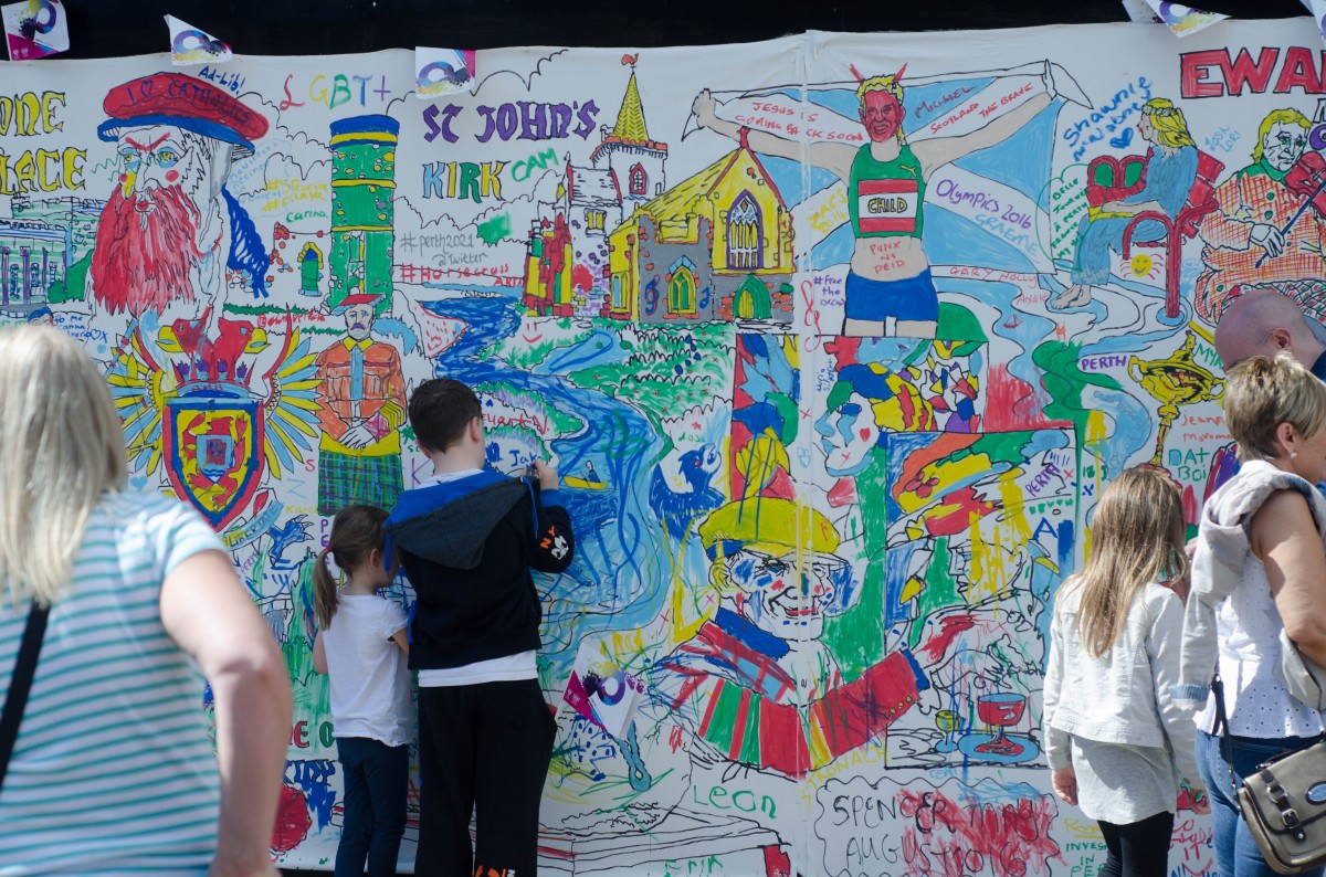 Everyone was wanting to leave their mark on the mural around the City Hall as part of the Perth 2021 City of Culture bid.