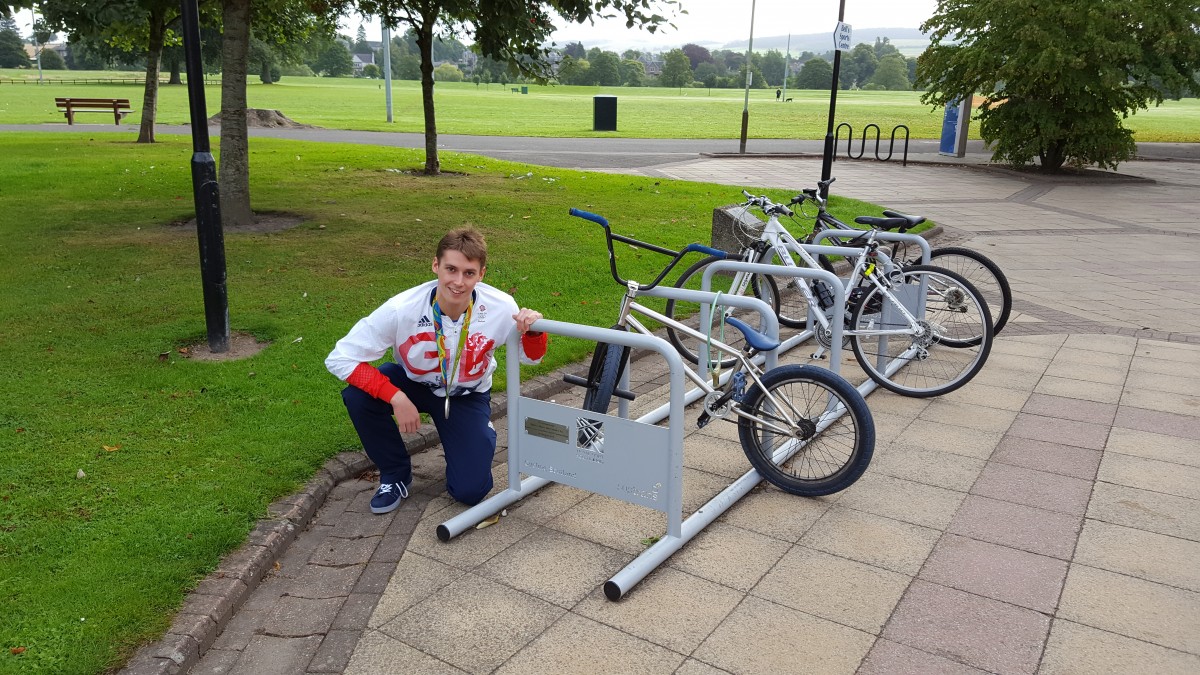 Stephen Milne was out an about in Perth with his silver Olympic medal. We think he might get into cycling next! haha