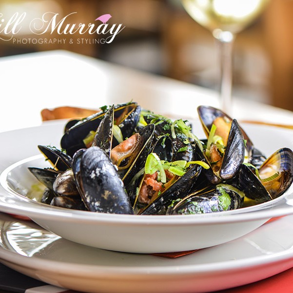This week Gill visited Crieff Hydro and got this Small City Recipe of Shetland Mussels with Leek, Smokey Bacon & Cider courtesy of The Brasserie at Crieff Hydro.