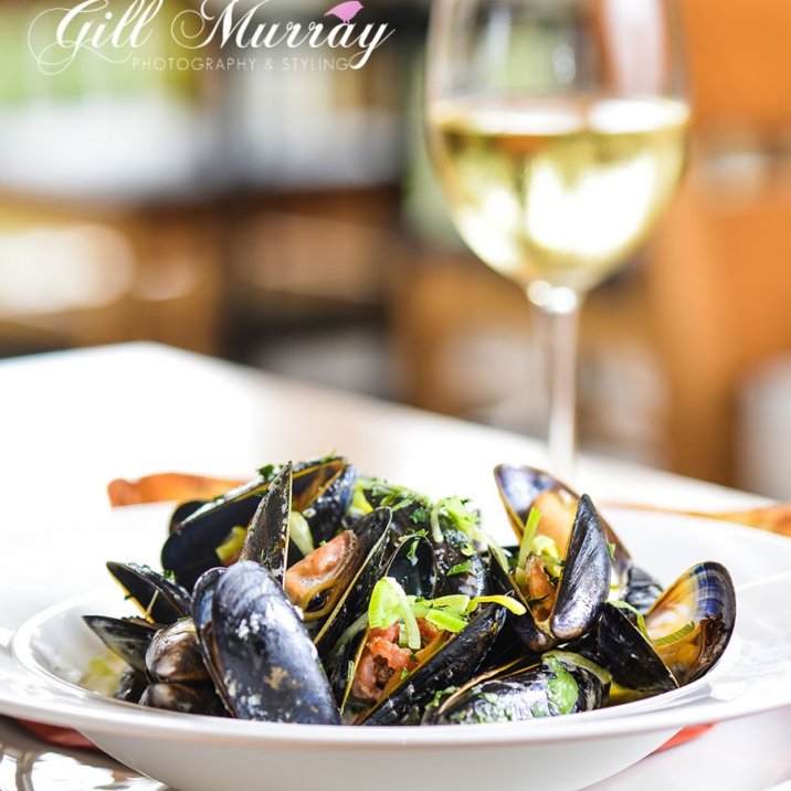 This week Gill visited Crieff Hydro and got this Small City Recipe of Shetland Mussels with Leek, Smokey Bacon & Cider courtesy of The Brasserie at Crieff Hydro.