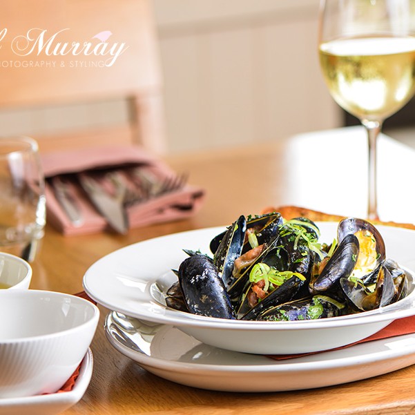 This week Gill visited Crieff Hydro and got this Small City Recipe of Shetland Mussels with Leek, Smokey Bacon & Cider courtesy of The Brasserie at Crieff Hydro.