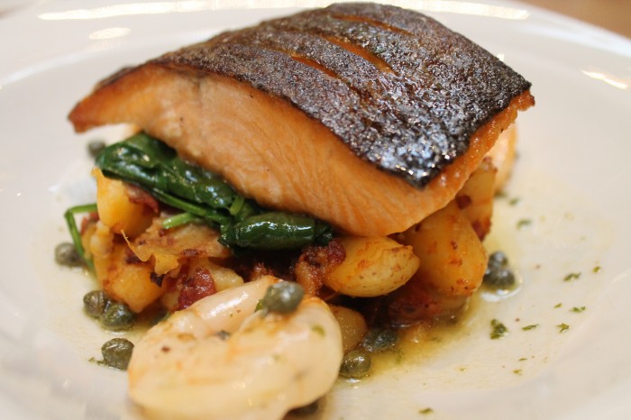 Book your festive meal at Uisge!
Uisge Bar & Restaurant is a family run business in the heart of beautiful Perthshire in the village of Murthly, 10 miles north of Perth.