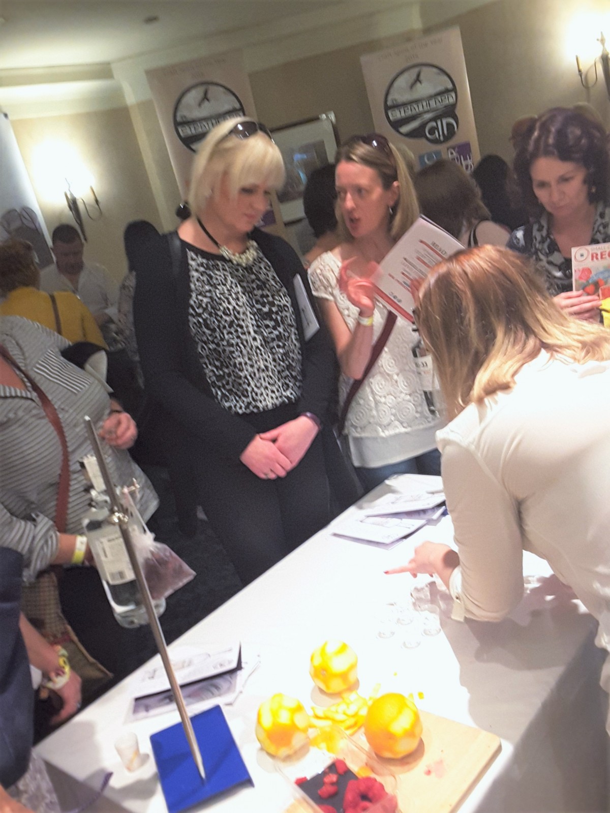 It was super busy at Provender Brown's Wee G & T festival with lots of Gin lovers descending on the Salutation Hotel to sample lots of different Gins and some foodie treats thrown in too!