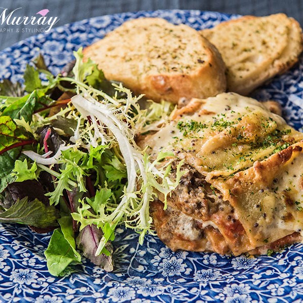 Gill headed of to the wonderful bar and restaurant McKays in Pitlochry Perthshire and sampled their delicious haggis lasagne.  It's a great use of this traditional Scottish ingredient in wholesome hearty cooking.