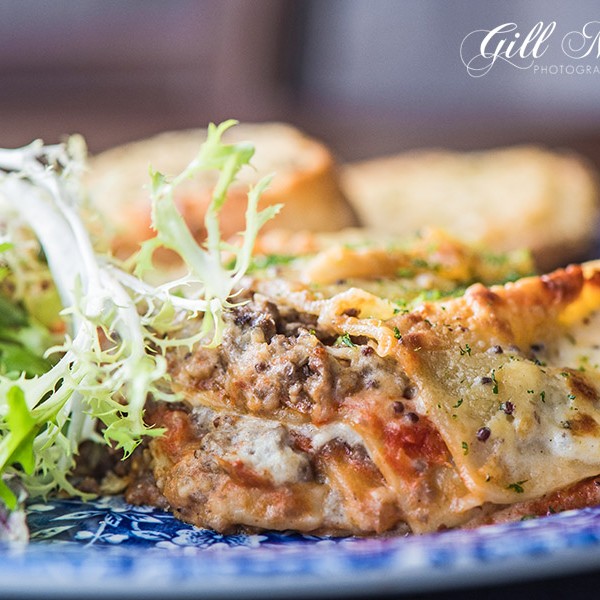 Gill headed of to the wonderful bar and restaurant McKays in Pitlochry Perthshire and sampled their delicious haggis lasagne.  It's a great use of this traditional Scottish ingredient in wholesome hearty cooking.