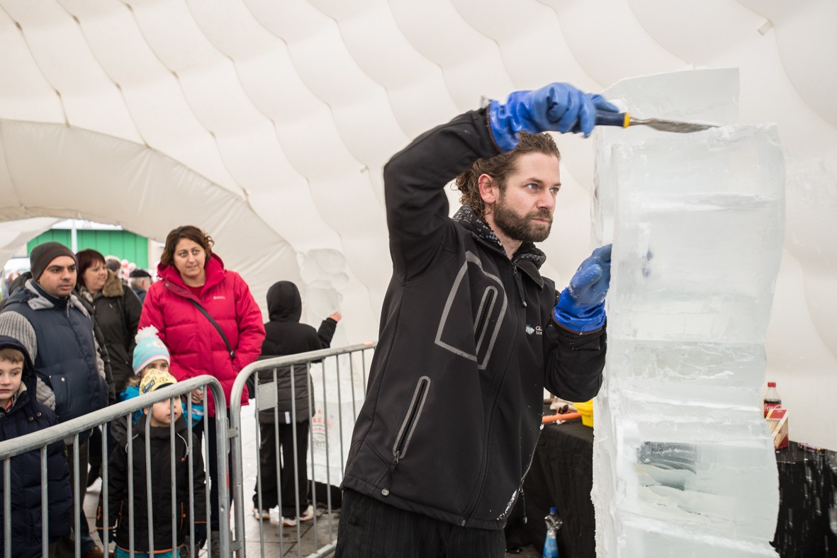 WINTER FEST 16 - Ice Sculpting