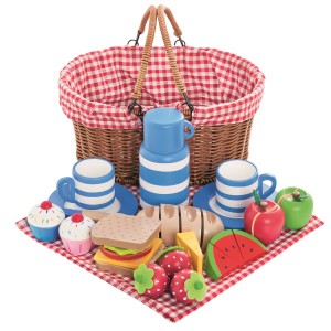 Christmas Gift Guide JoJo picnic basket