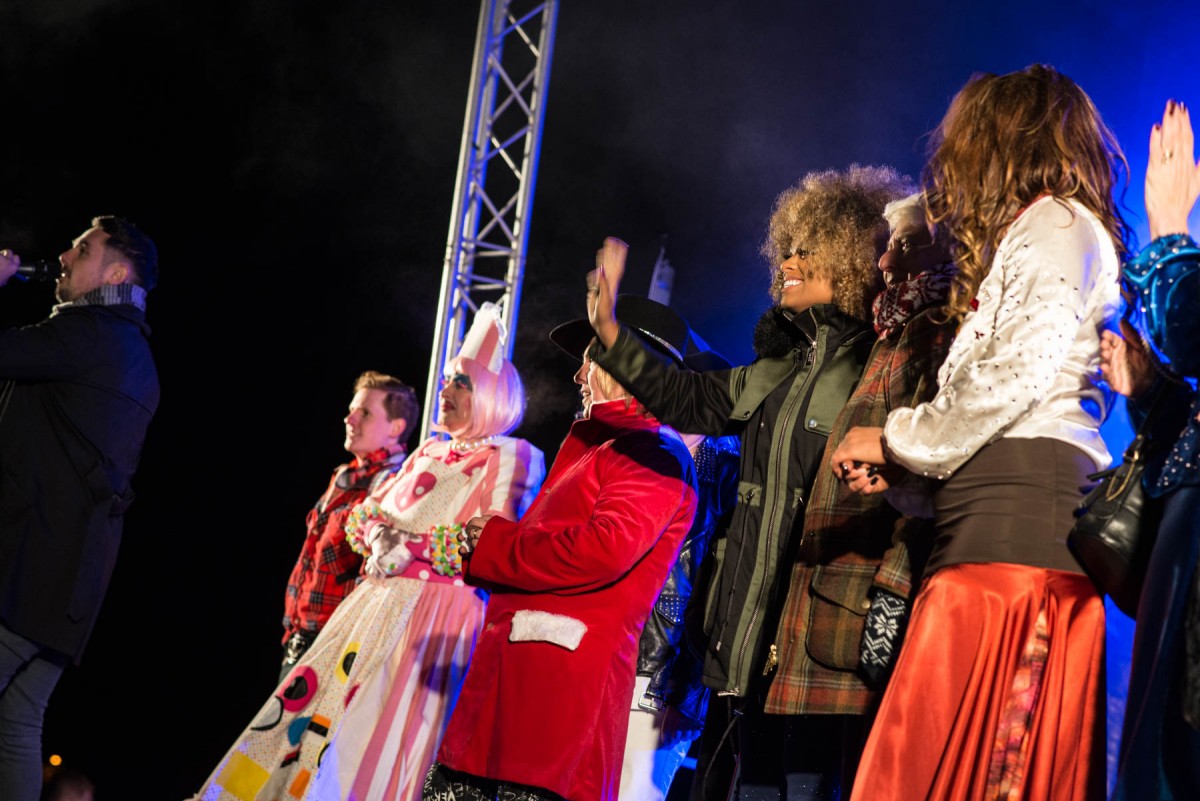 Ian captured the countdown to the lights getting turned on with Fleur East and the Panto Stars!