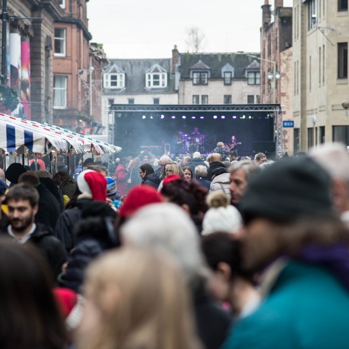 Crowds gathered to take part in some festive shopping and make the most of the free food & drink tasters on offer.