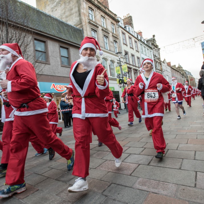 Hundreds of runners made their way down Perth High Street.