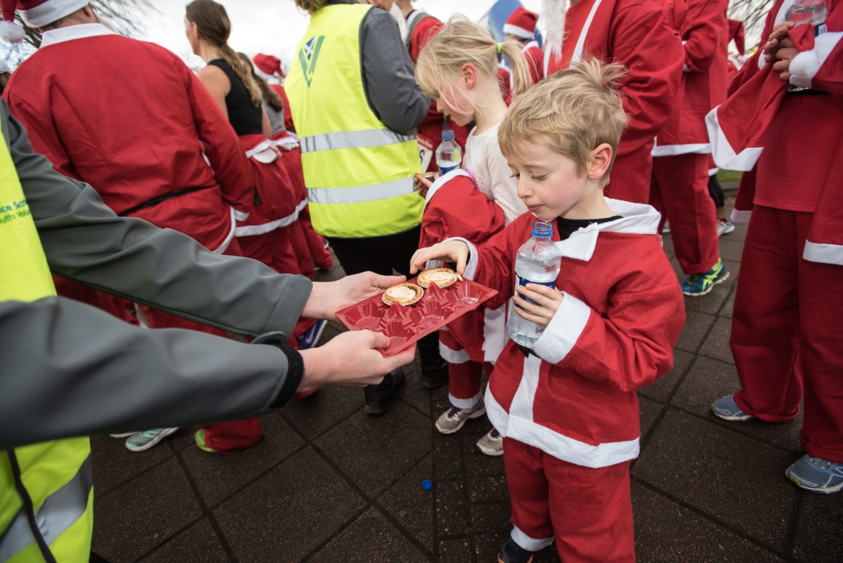 Runners were well looked after with mince pies after the race!