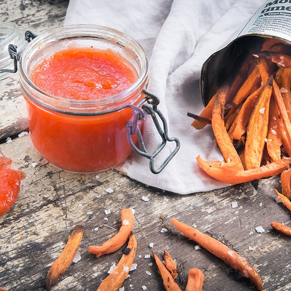 Close up of this homemade tomato ketchup.