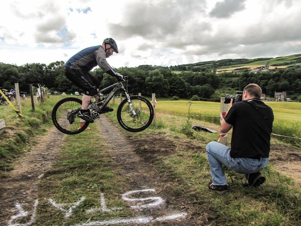 IAN POTTER - Taking pics