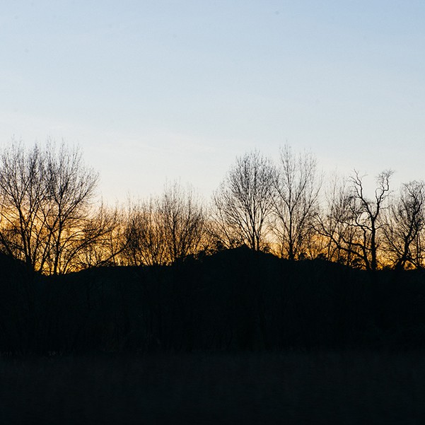 A beautiful orange glowy outline on the horizon.