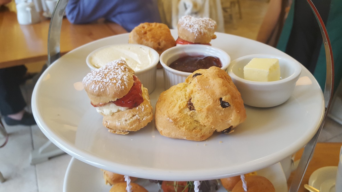 BW Afternoon Tea Scone Tier