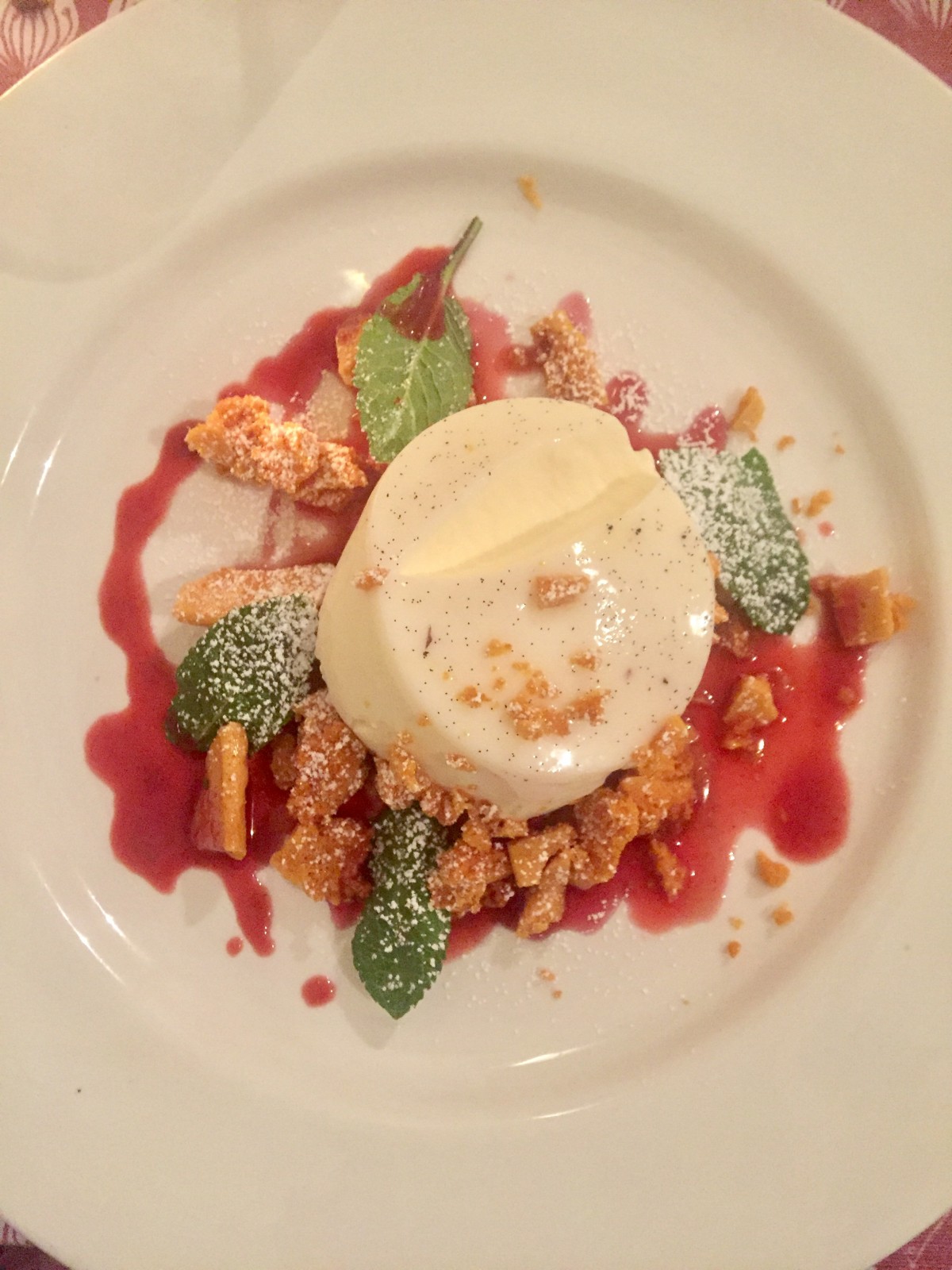 APRON STAGE - Panna Cotta